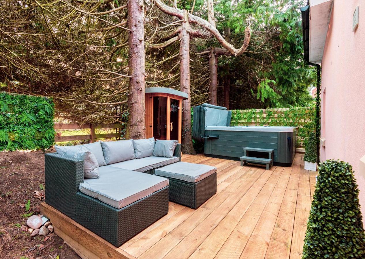 Pink Spa Nest Blairgowrie and Rattray Exterior foto